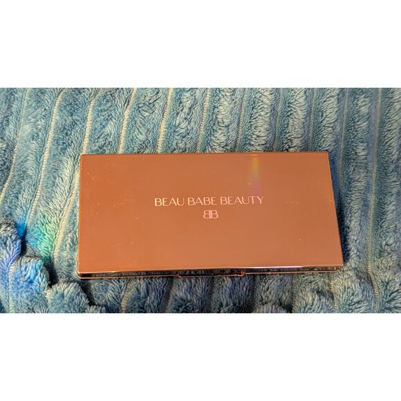 Beau Babe Beauty Sculpting Contour Palette - Picture 3 of 3